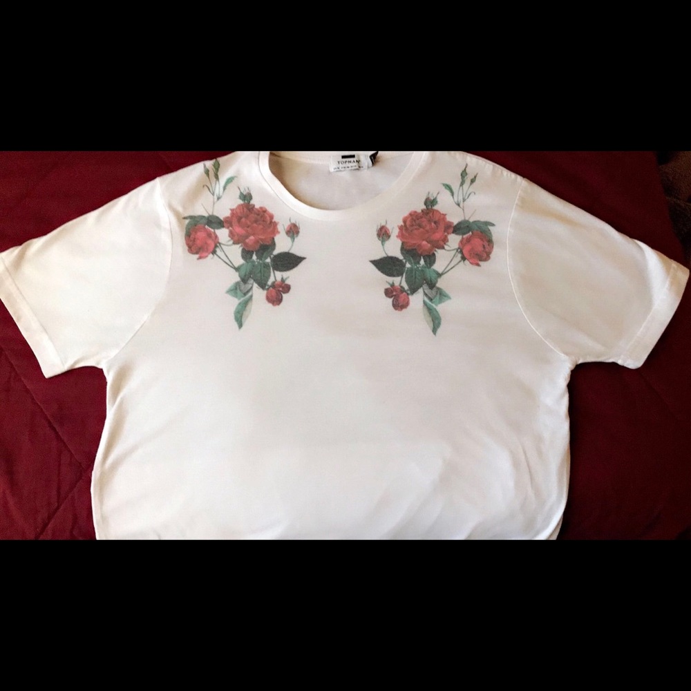 Top shop - roses on white tee